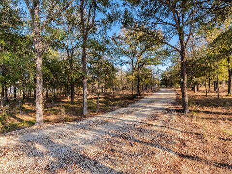 A home in Luling