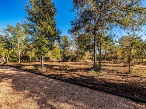 A home in Luling