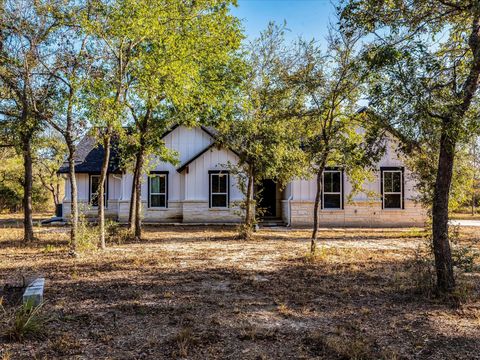 A home in Luling