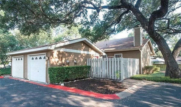 6501 BRUSH COUNTRY RD APT 102, AUSTIN, TX 78749 - Image b727d0e84c9d7b8a26466f2a5109fa68/1420514162