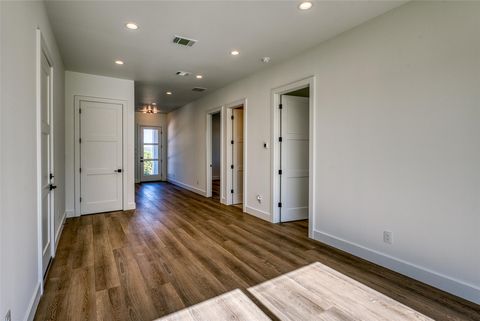 Tiny photo for 8621 Nina LN, Jonestown, TX 78645 (MLS # 1003116)