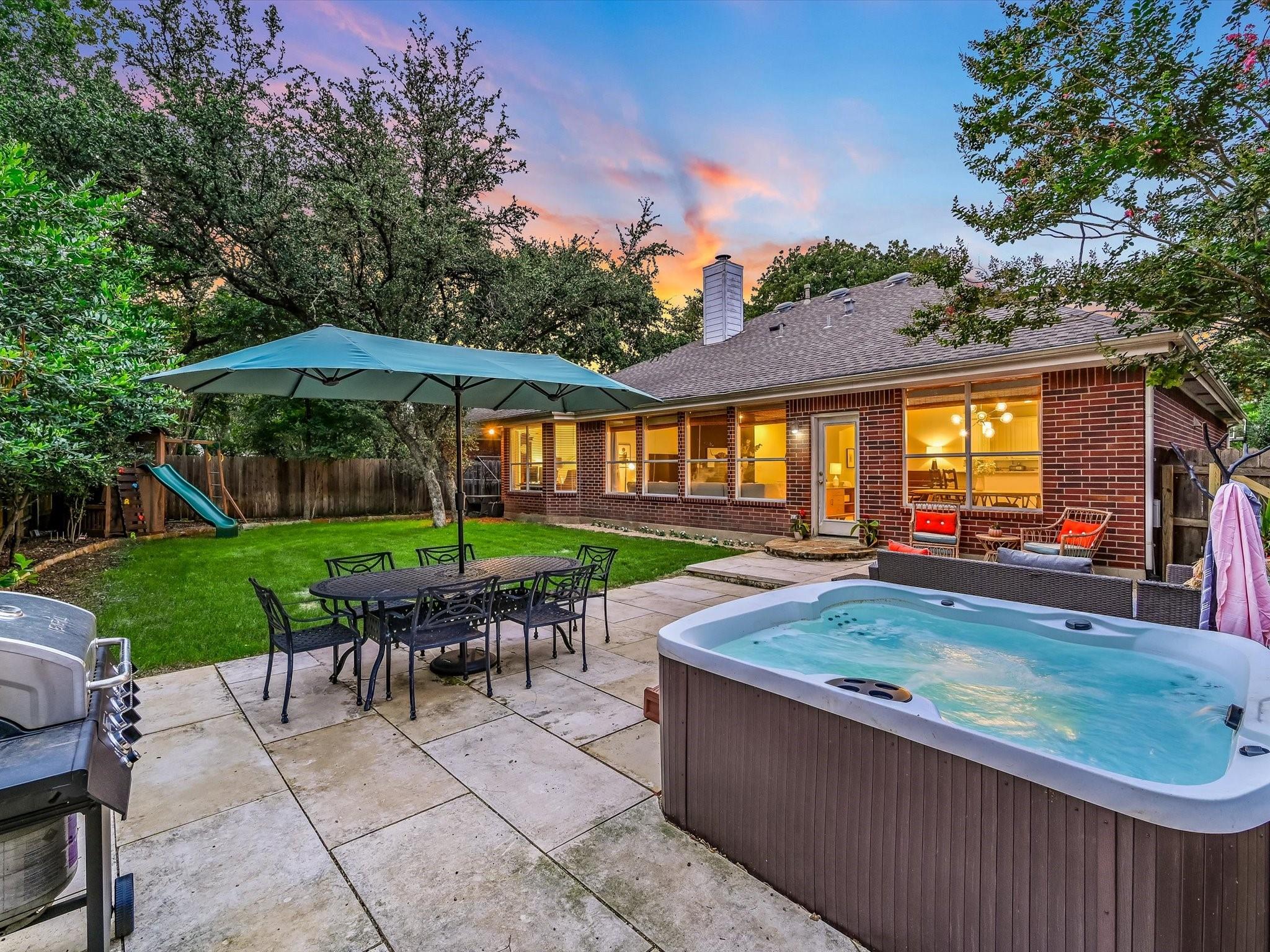 Austin, Texas 78735, United States, 4 Bedrooms Bedrooms, ,2 BathroomsBathrooms,Residential,Pending,54585