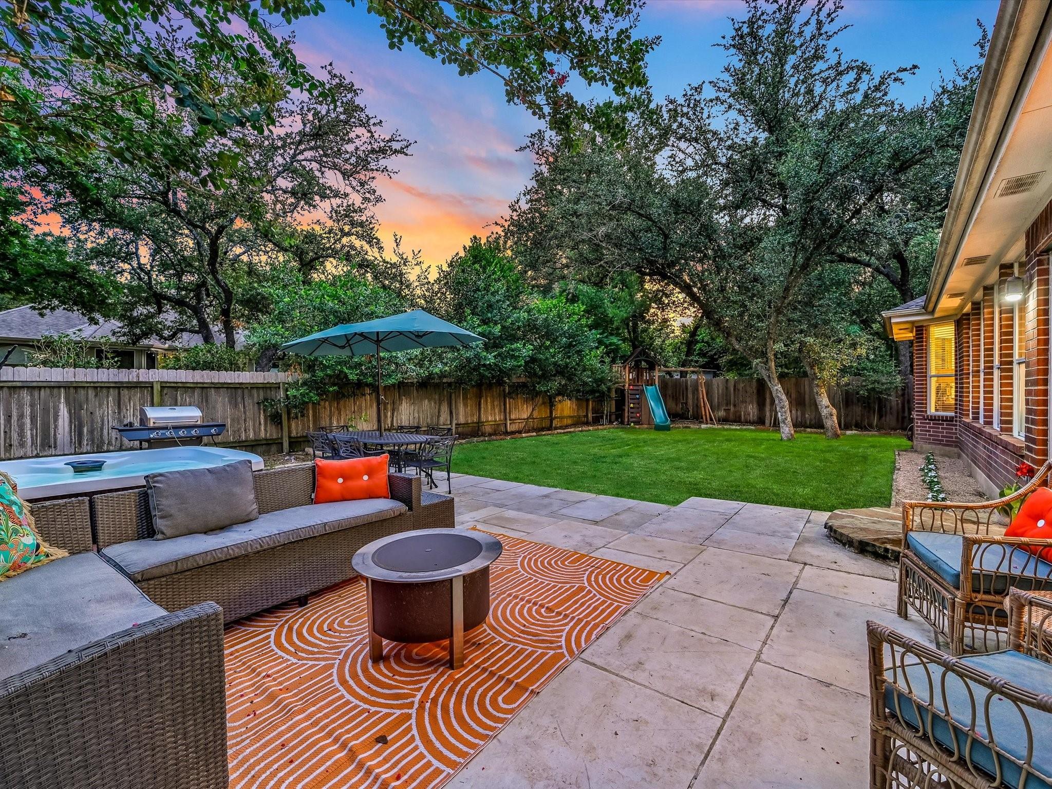 Austin, Texas 78735, United States, 4 Bedrooms Bedrooms, ,2 BathroomsBathrooms,Residential,Pending,54585
