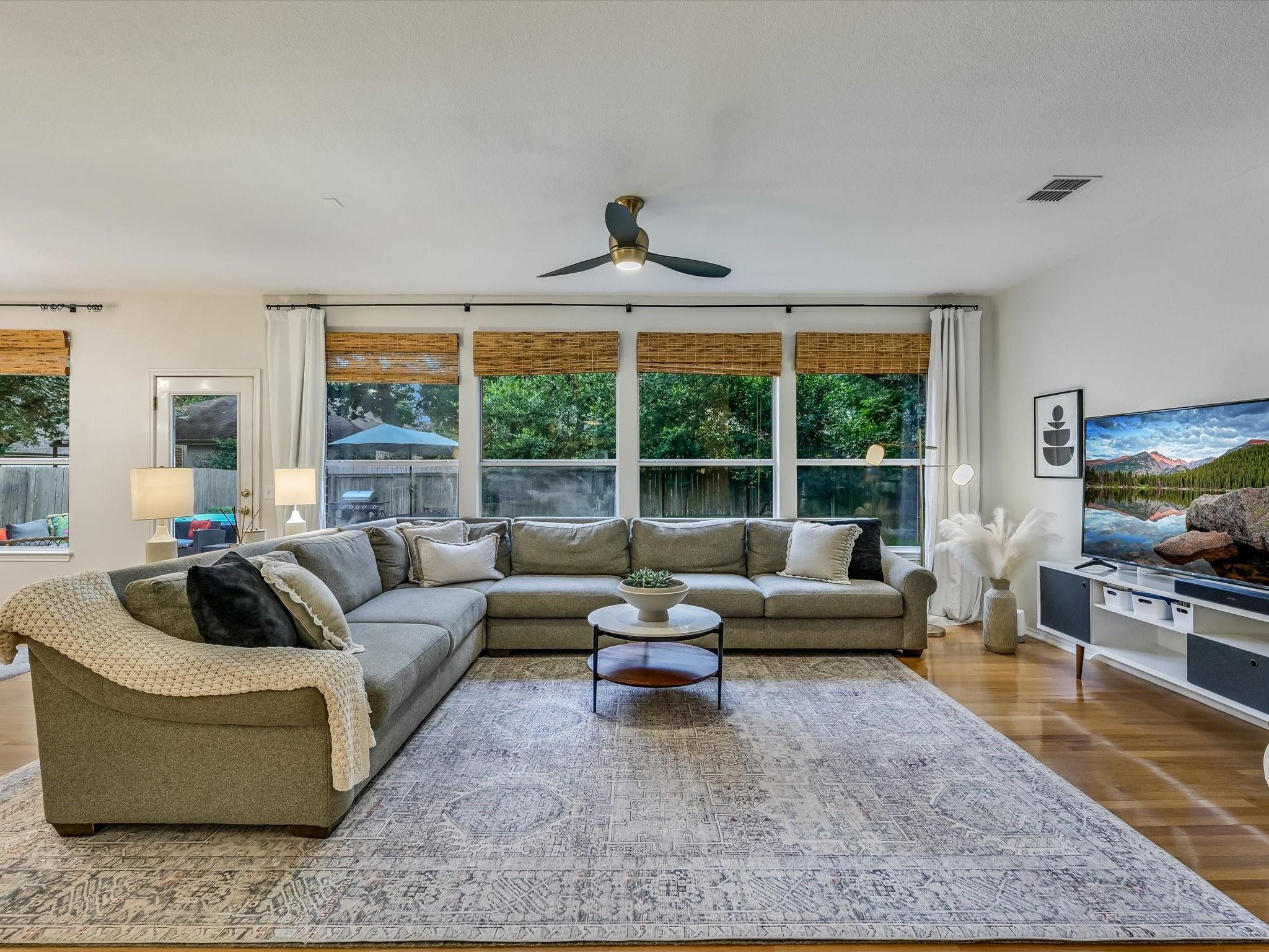 Austin, Texas 78735, United States, 4 Bedrooms Bedrooms, ,2 BathroomsBathrooms,Residential,Pending,54585