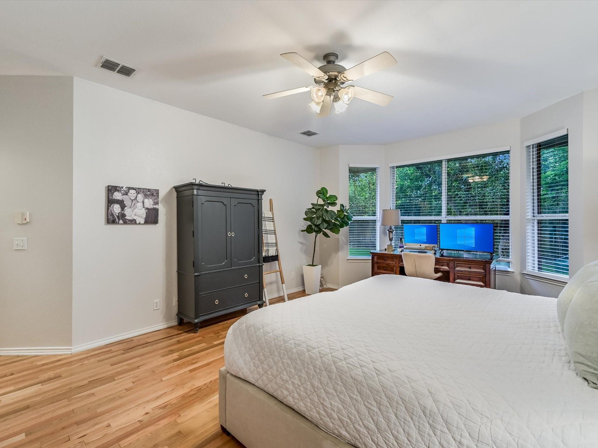 Austin, Texas 78735, United States, 4 Bedrooms Bedrooms, ,2 BathroomsBathrooms,Residential,Pending,54585