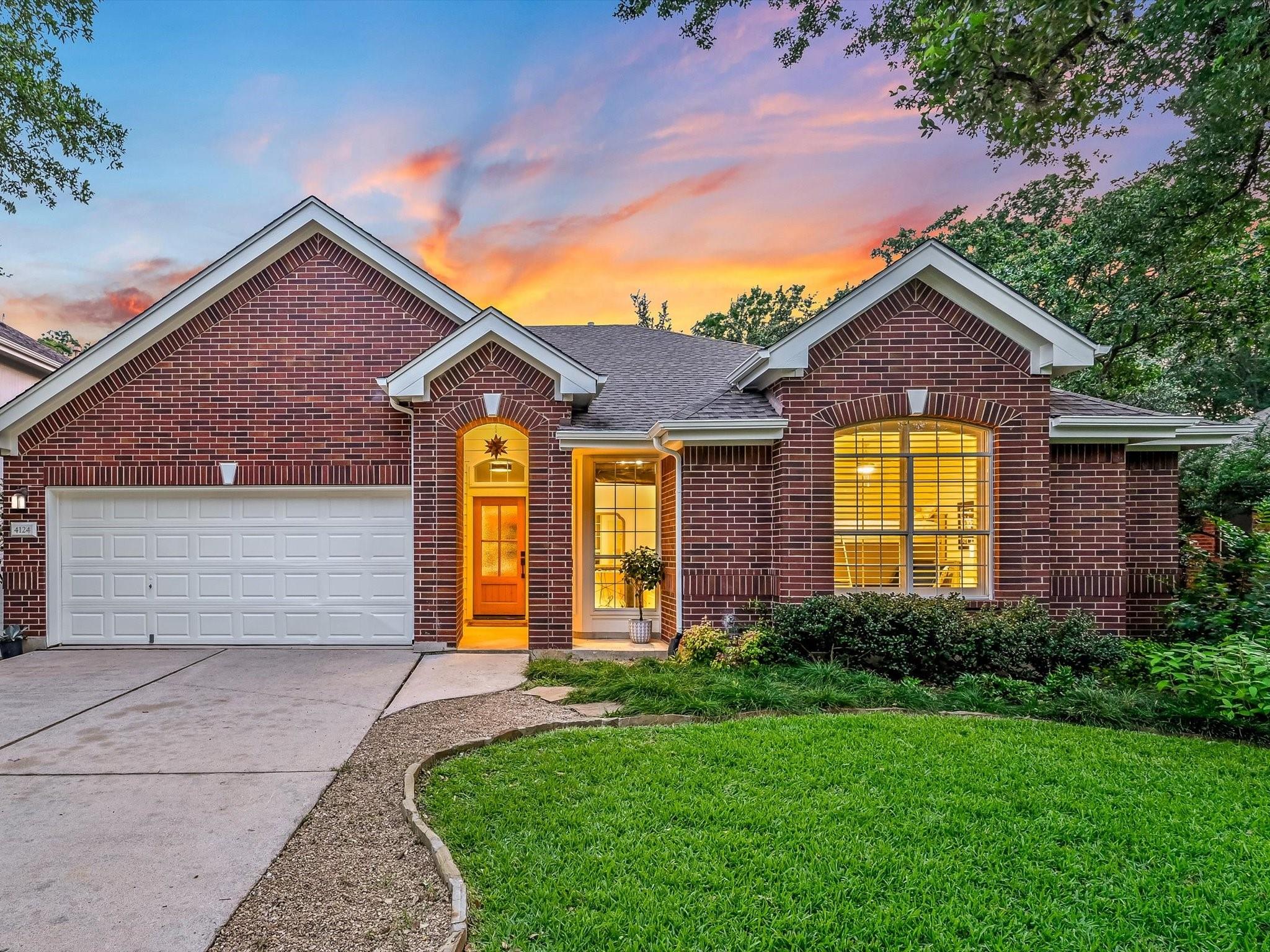 Austin, Texas 78735, United States, 4 Bedrooms Bedrooms, ,2 BathroomsBathrooms,Residential,Pending,54585