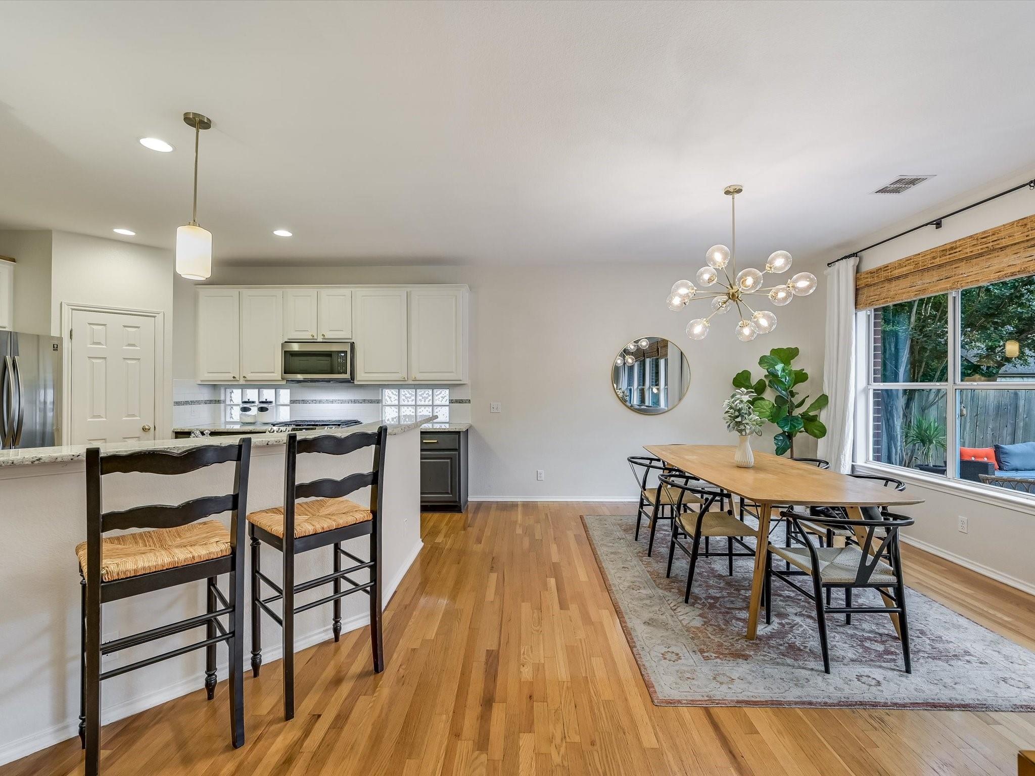 Austin, Texas 78735, United States, 4 Bedrooms Bedrooms, ,2 BathroomsBathrooms,Residential,Pending,54585