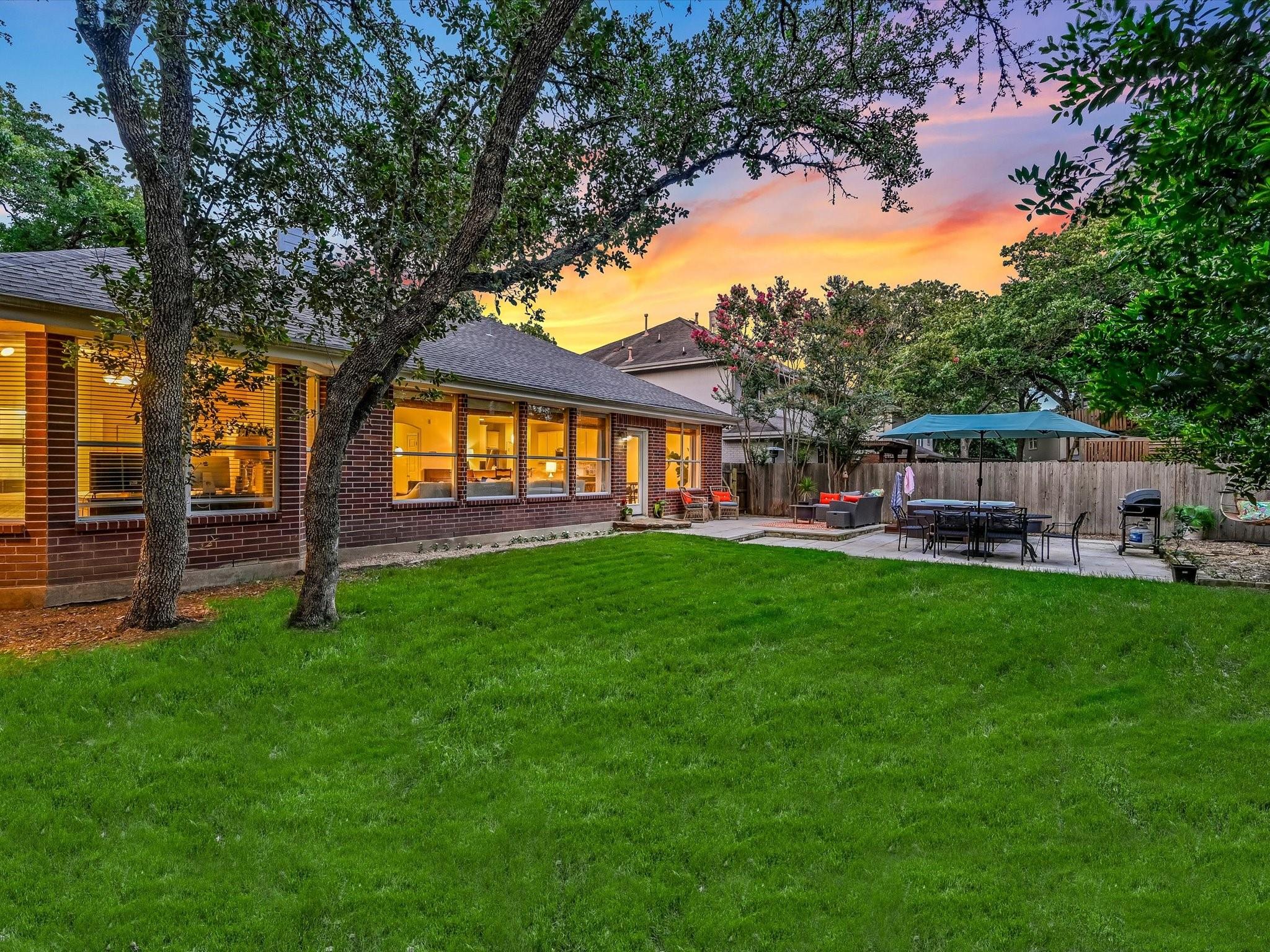 Austin, Texas 78735, United States, 4 Bedrooms Bedrooms, ,2 BathroomsBathrooms,Residential,Pending,54585