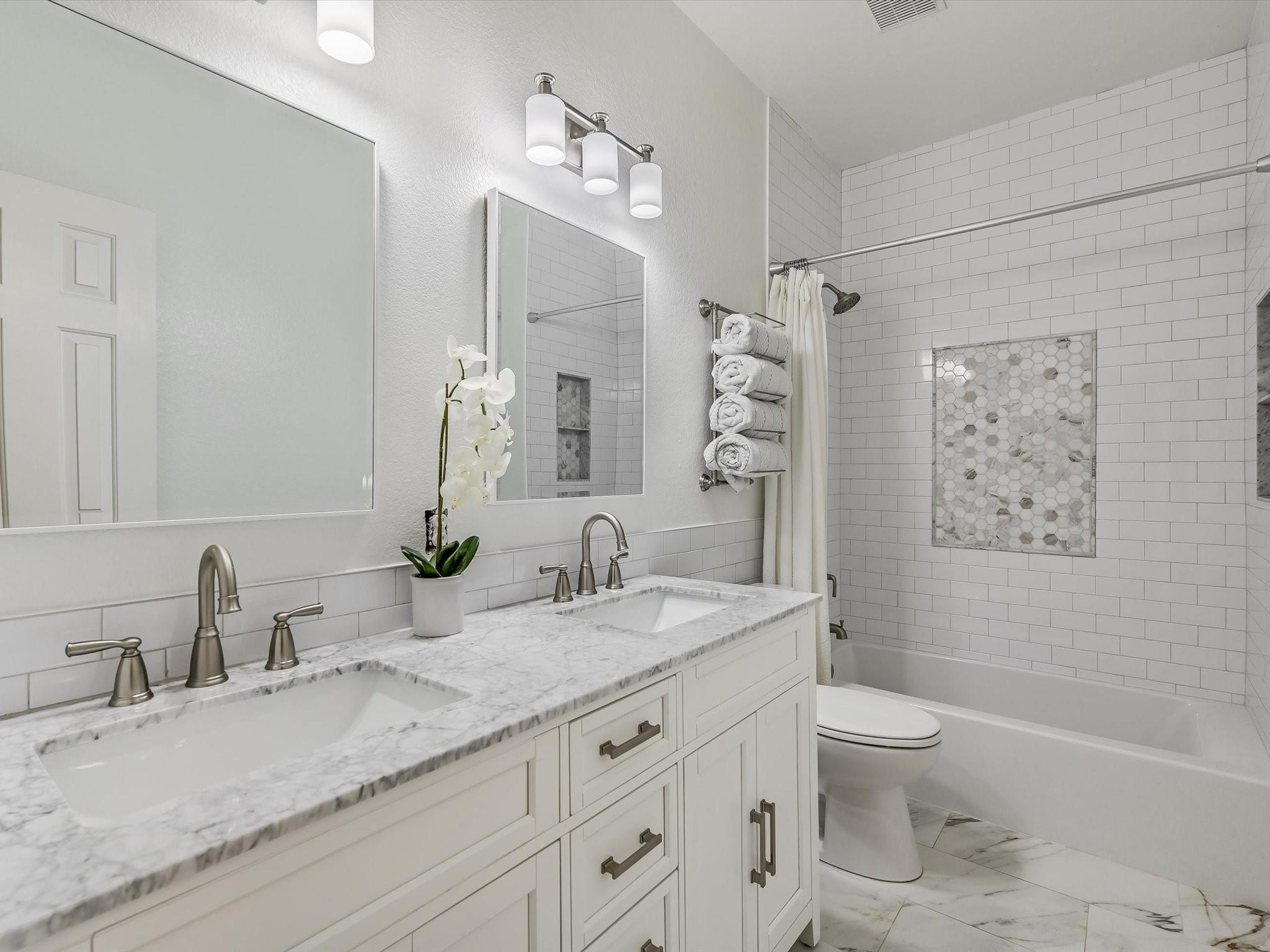 Austin, Texas 78735, United States, 4 Bedrooms Bedrooms, ,2 BathroomsBathrooms,Residential,Pending,54585