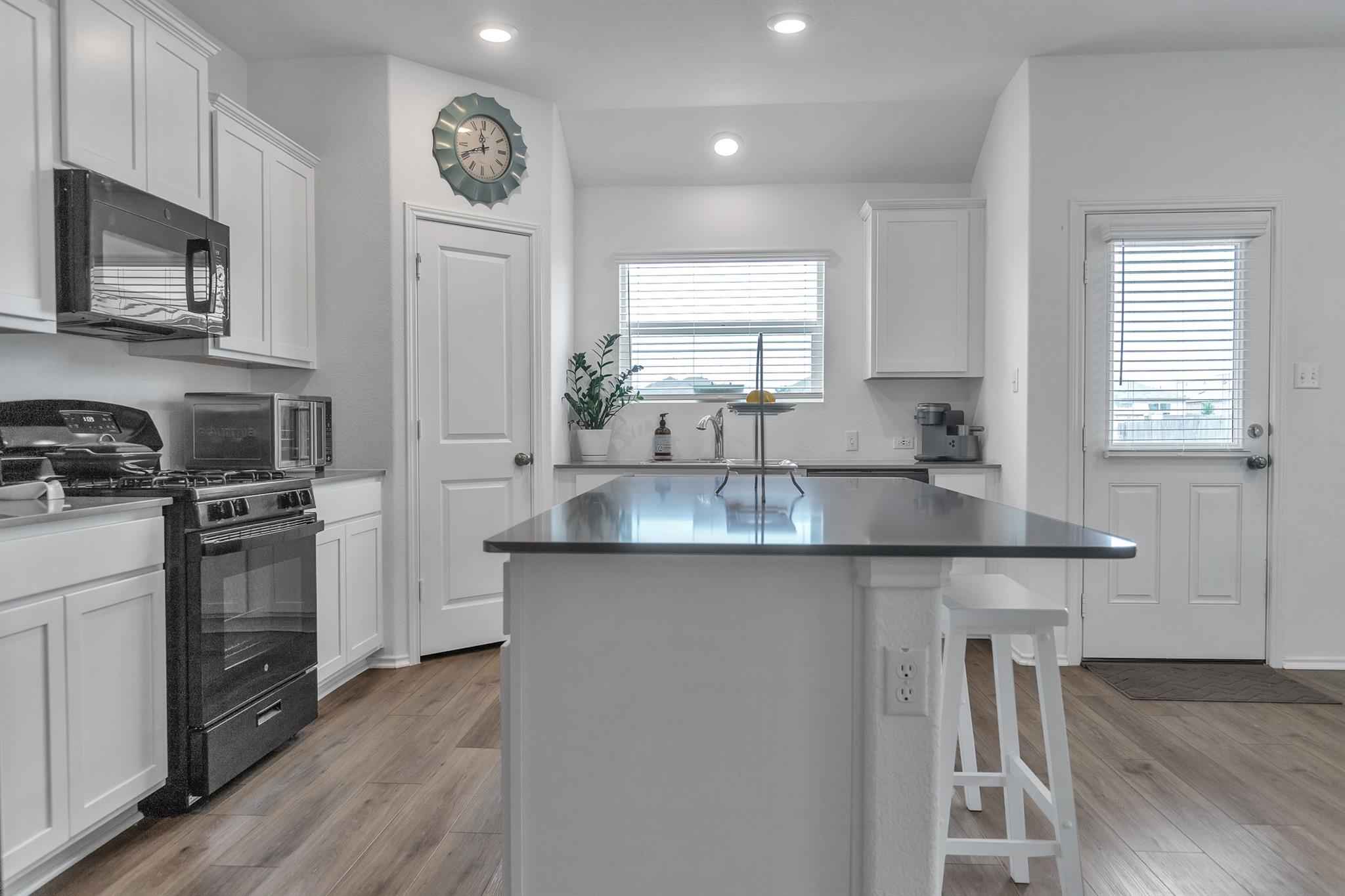 408 Sebring CIR