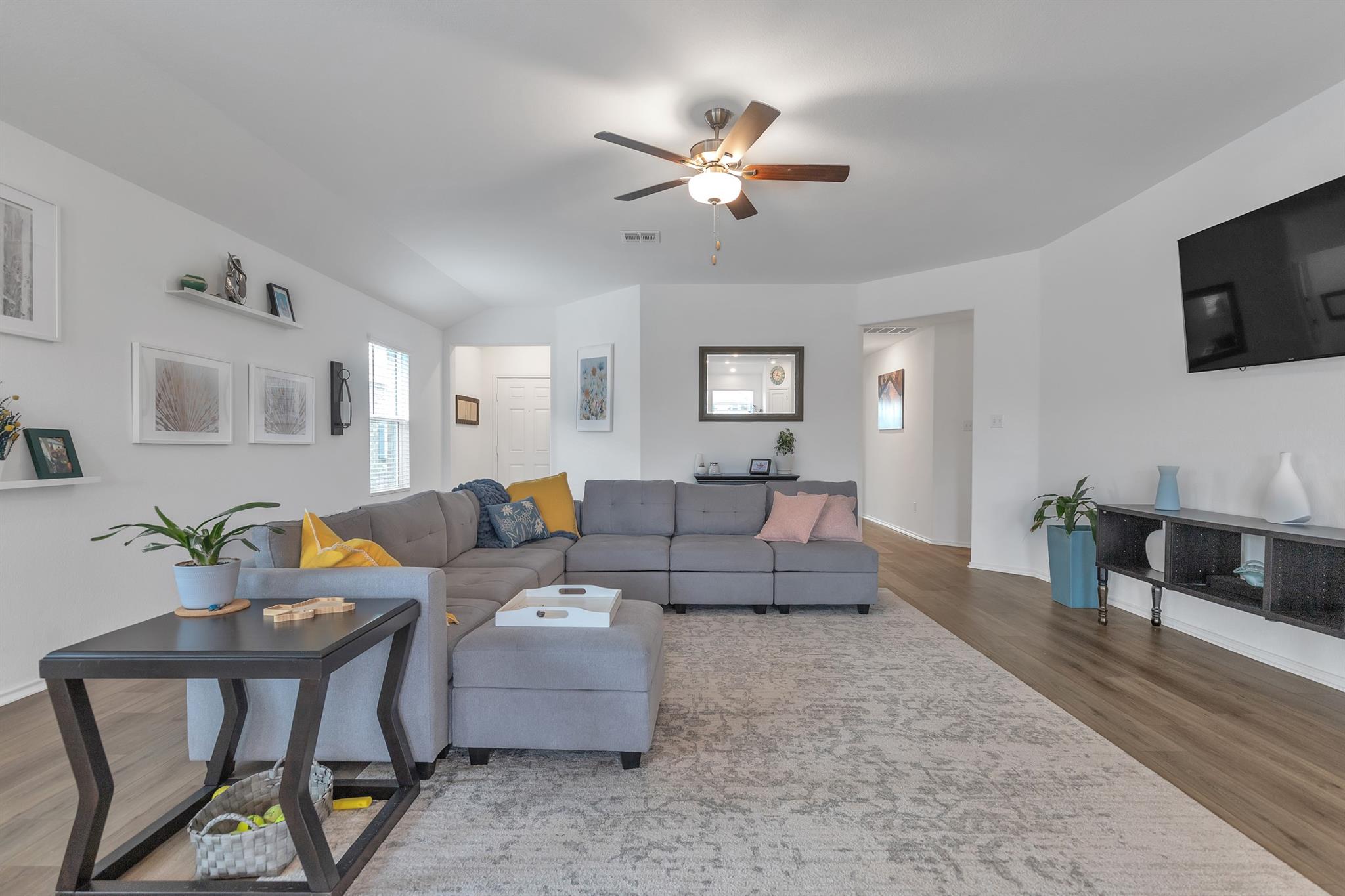 408 Sebring CIR