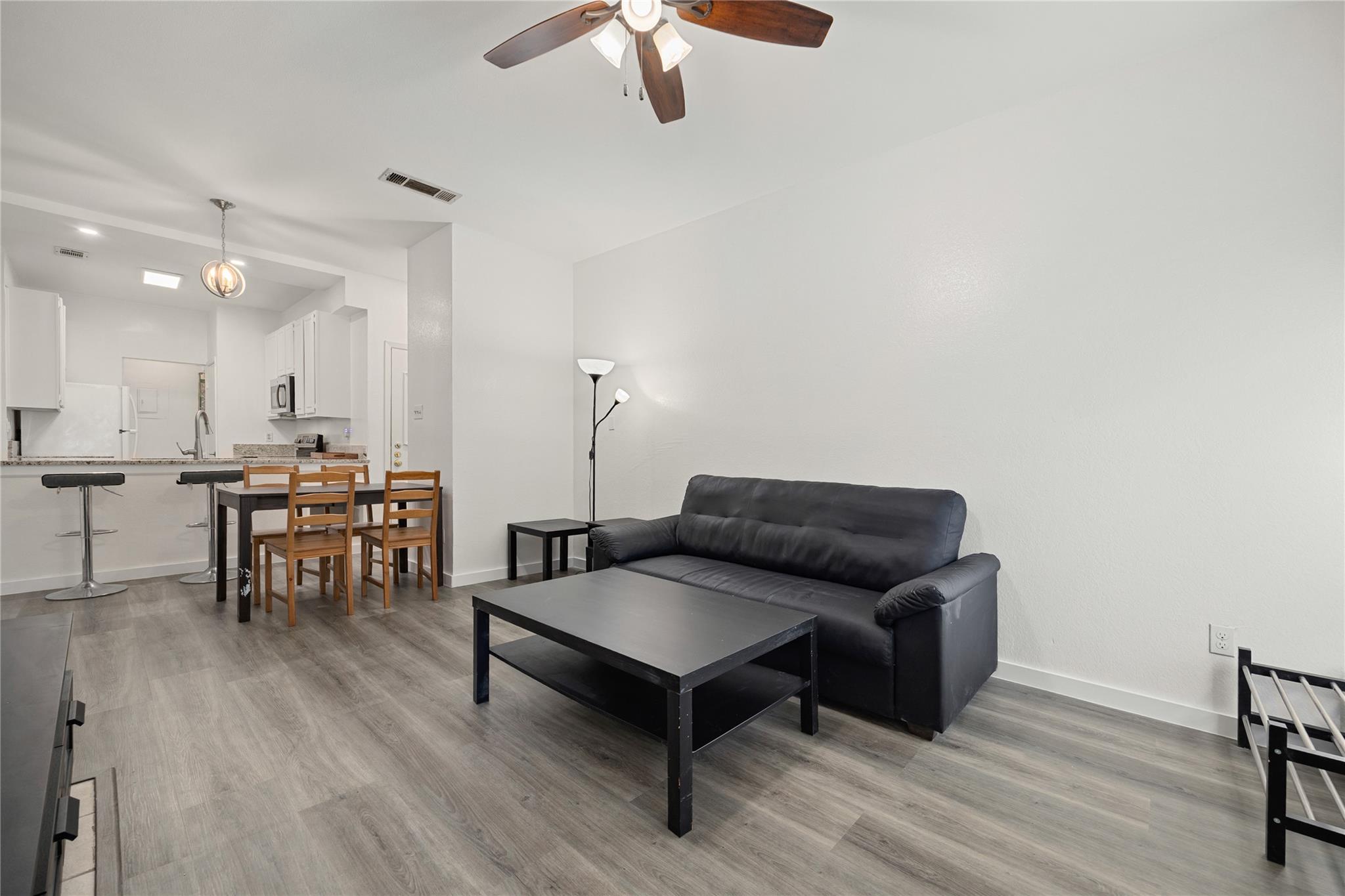 806 W 24th ST 213