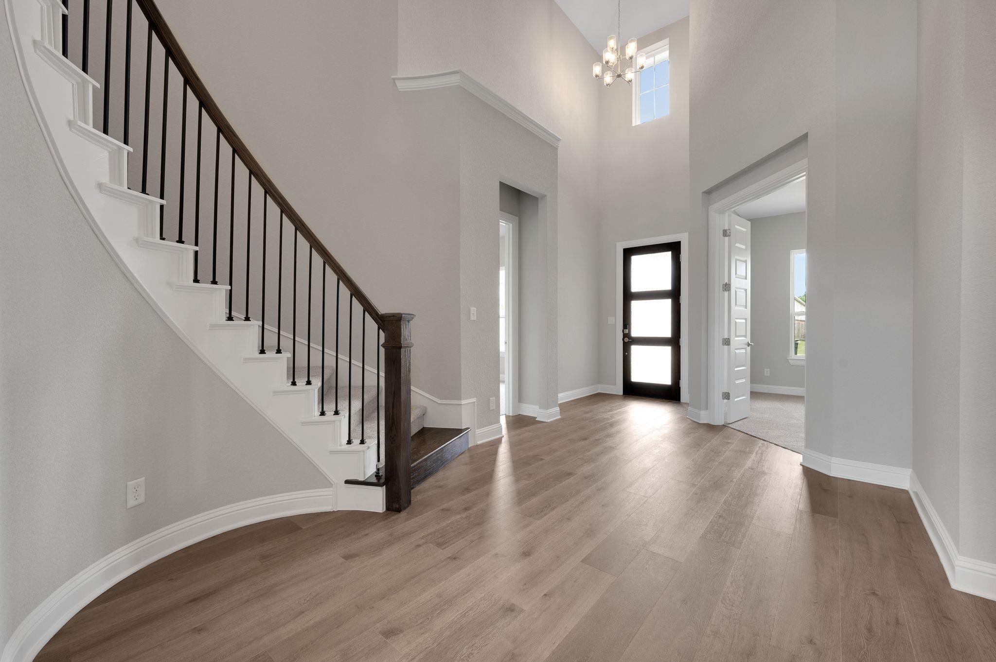 609 Crescent View DR