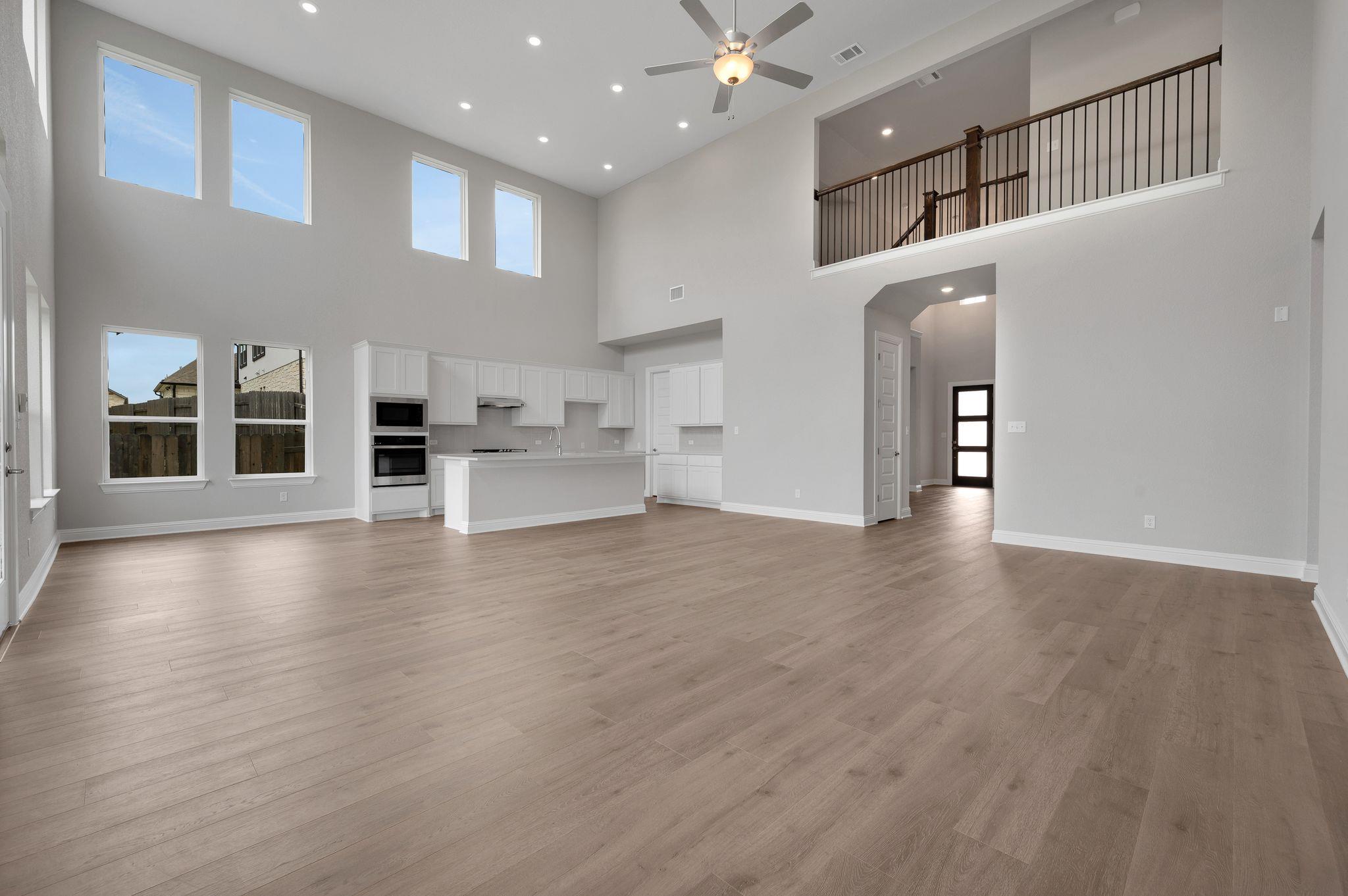 609 Crescent View DR