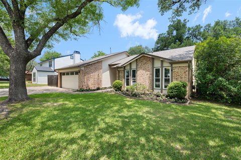 Photo of 4306 Oak Creek DR, Austin, TX 78727 (MLS # 9567108)
