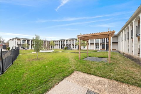 Photo of 5911 Sheridan Ave LN #C203, Austin, TX 78723 (MLS # 8725013)
