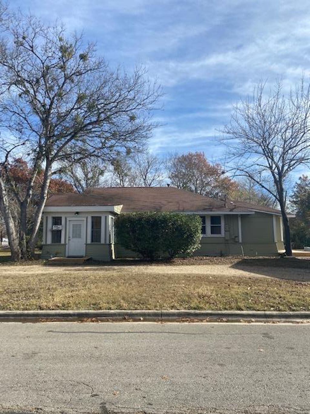 Photo of 1034 Magnolia ST, Lockhart, TX 78644 (MLS # 7502835)