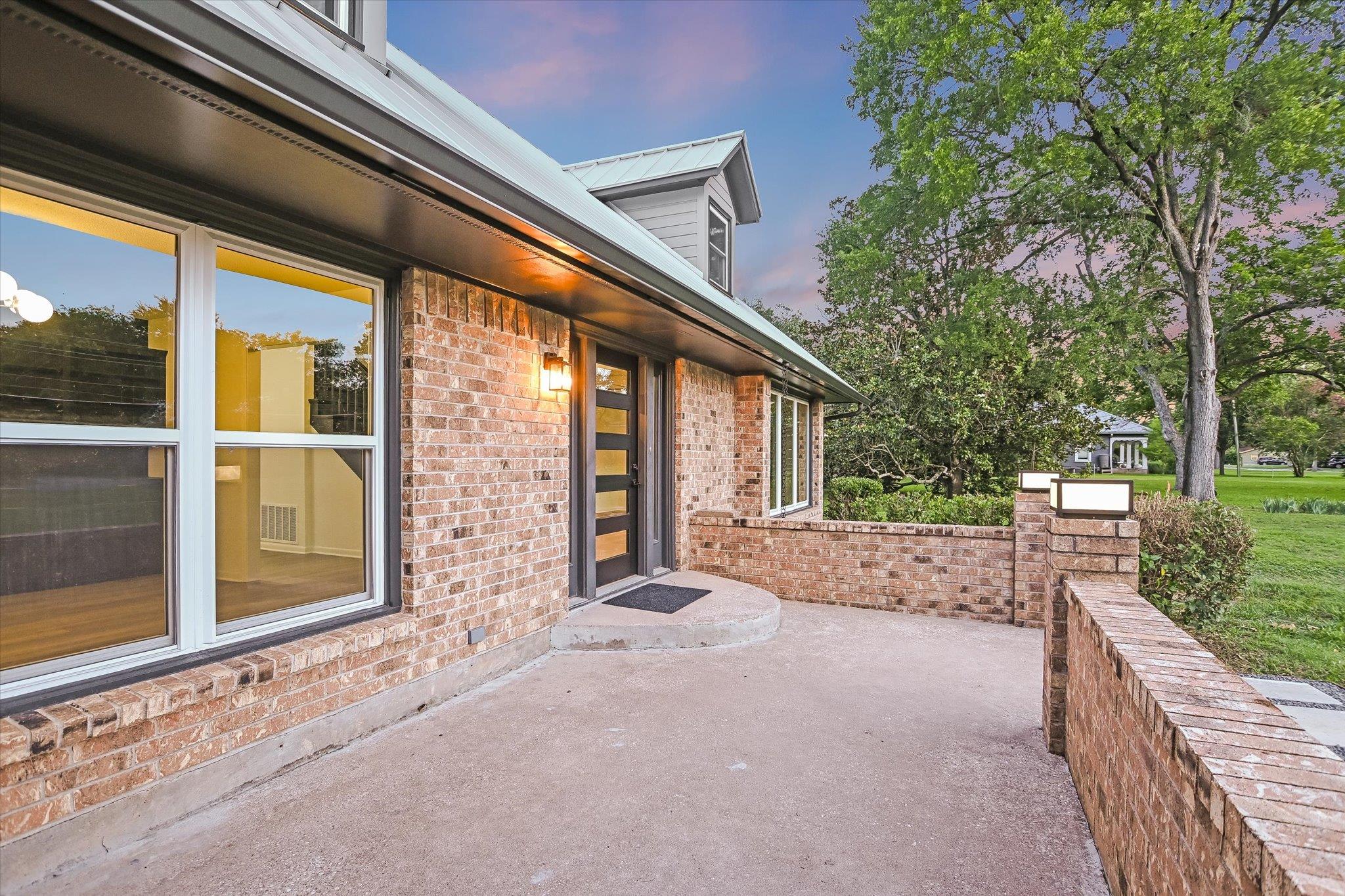503 Elm ST