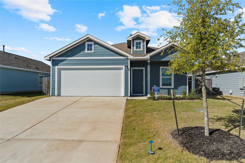 Photo of 633 Halfmoon DR, Lockhart, TX 78644 (MLS # 5087333)