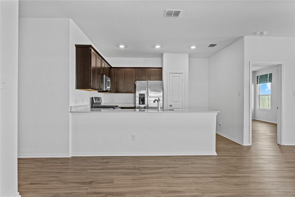 Photo of 633 Halfmoon DR, Lockhart, TX 78644 (MLS # 5087333)