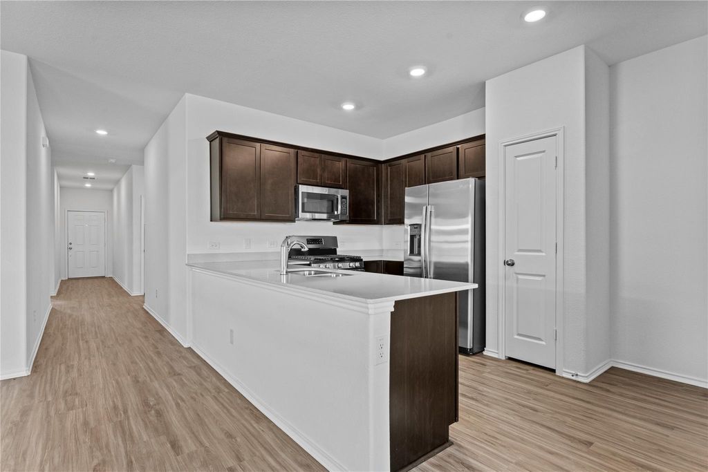 Photo of 633 Halfmoon DR, Lockhart, TX 78644 (MLS # 5087333)