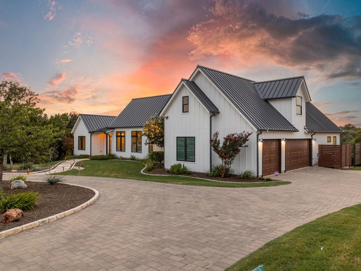 Photo 1 of 40 — 200 Maravilla Bluff LN, Georgetown, TX 78628