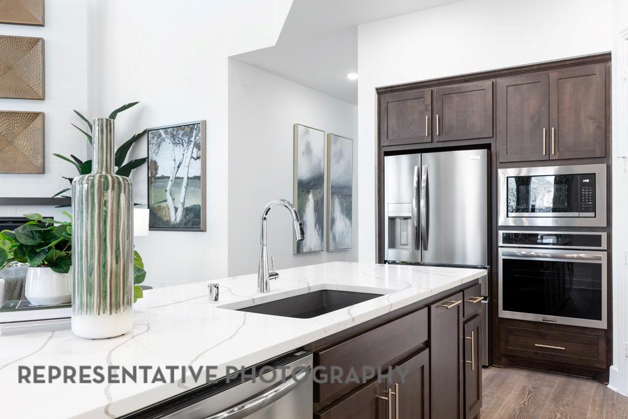 1606 Crimson Sunset DR