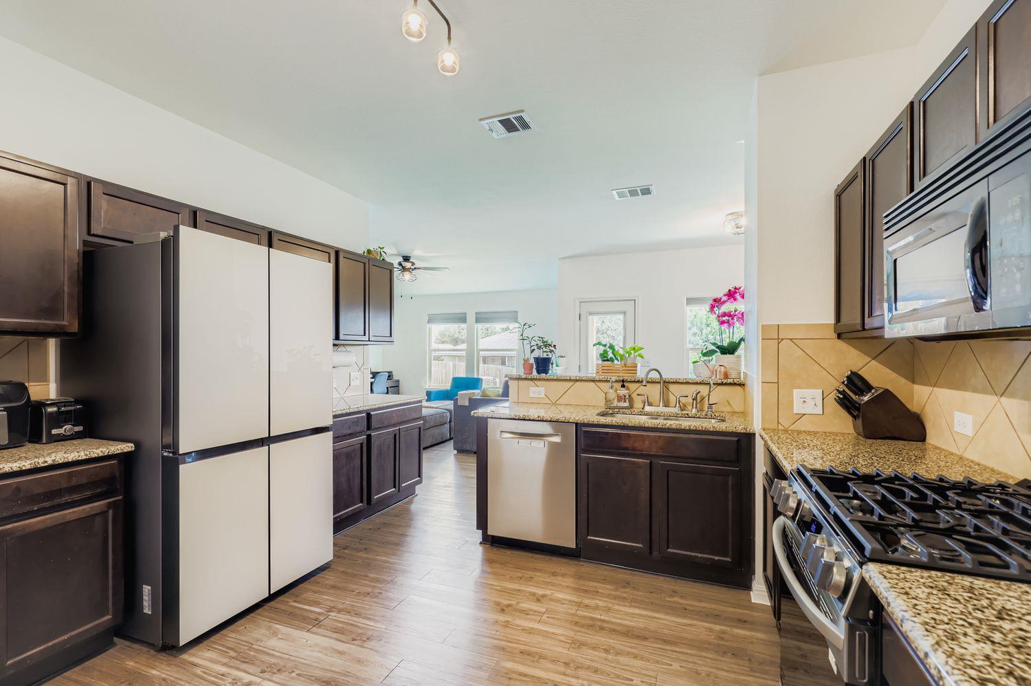300 Foxglove DR