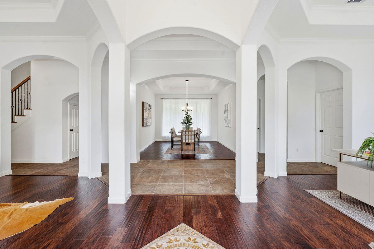 104 Quarry Lake EST