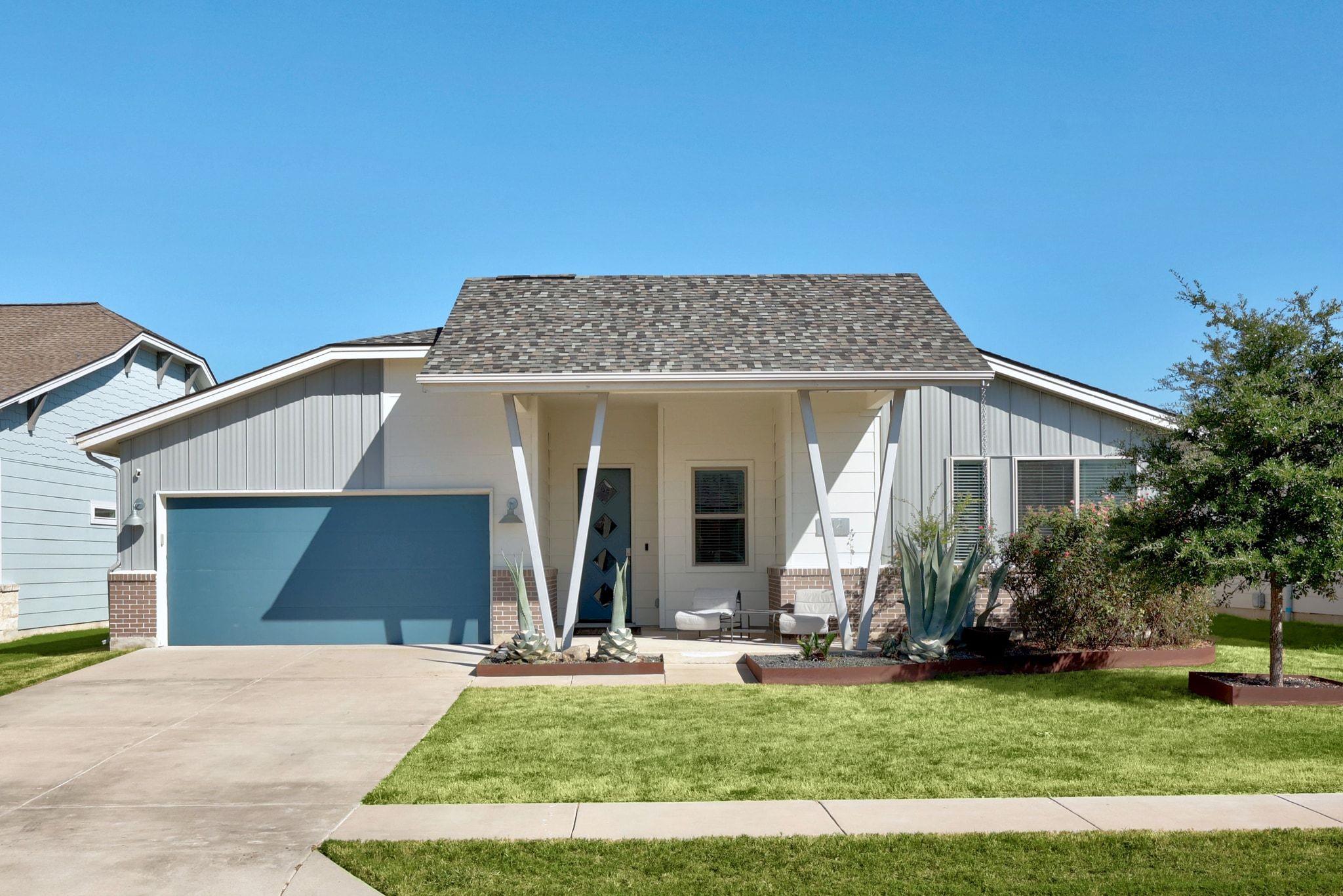 112 Dax DR