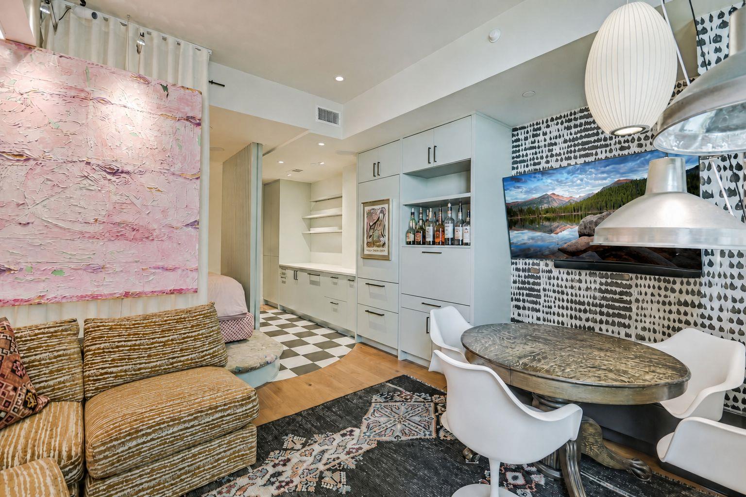 44 East Ave 1706