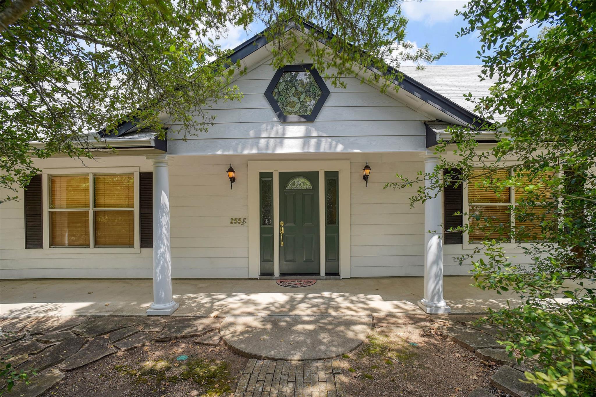 255 W Oak LOOP