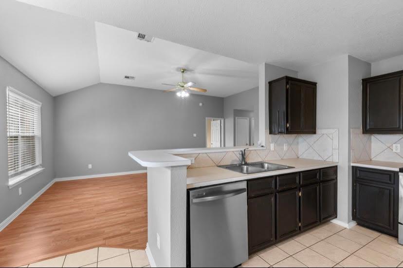 2803 Lindsey DR