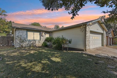 Photo of 8318 Gallatin DR, Austin, TX 78736 (MLS # 5390504)