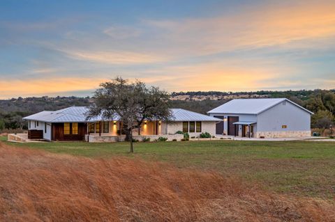 1808 Axis CIR Fredericksburg TX 78624