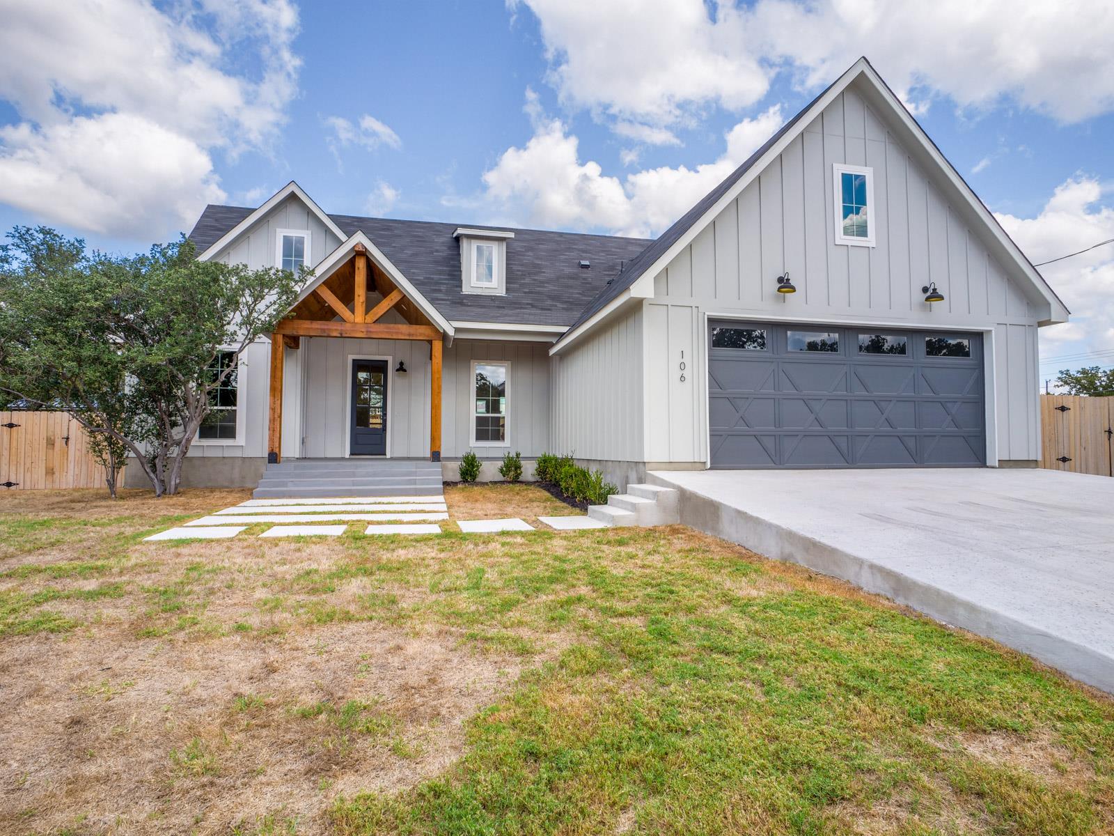 106 W Briar DR