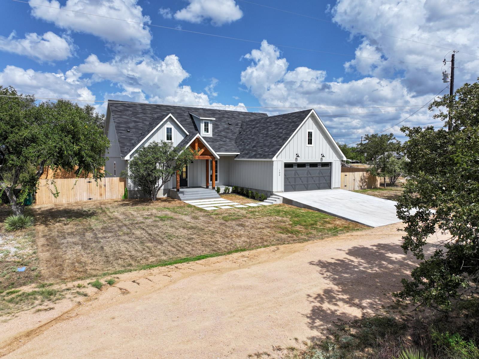 106 W Briar DR