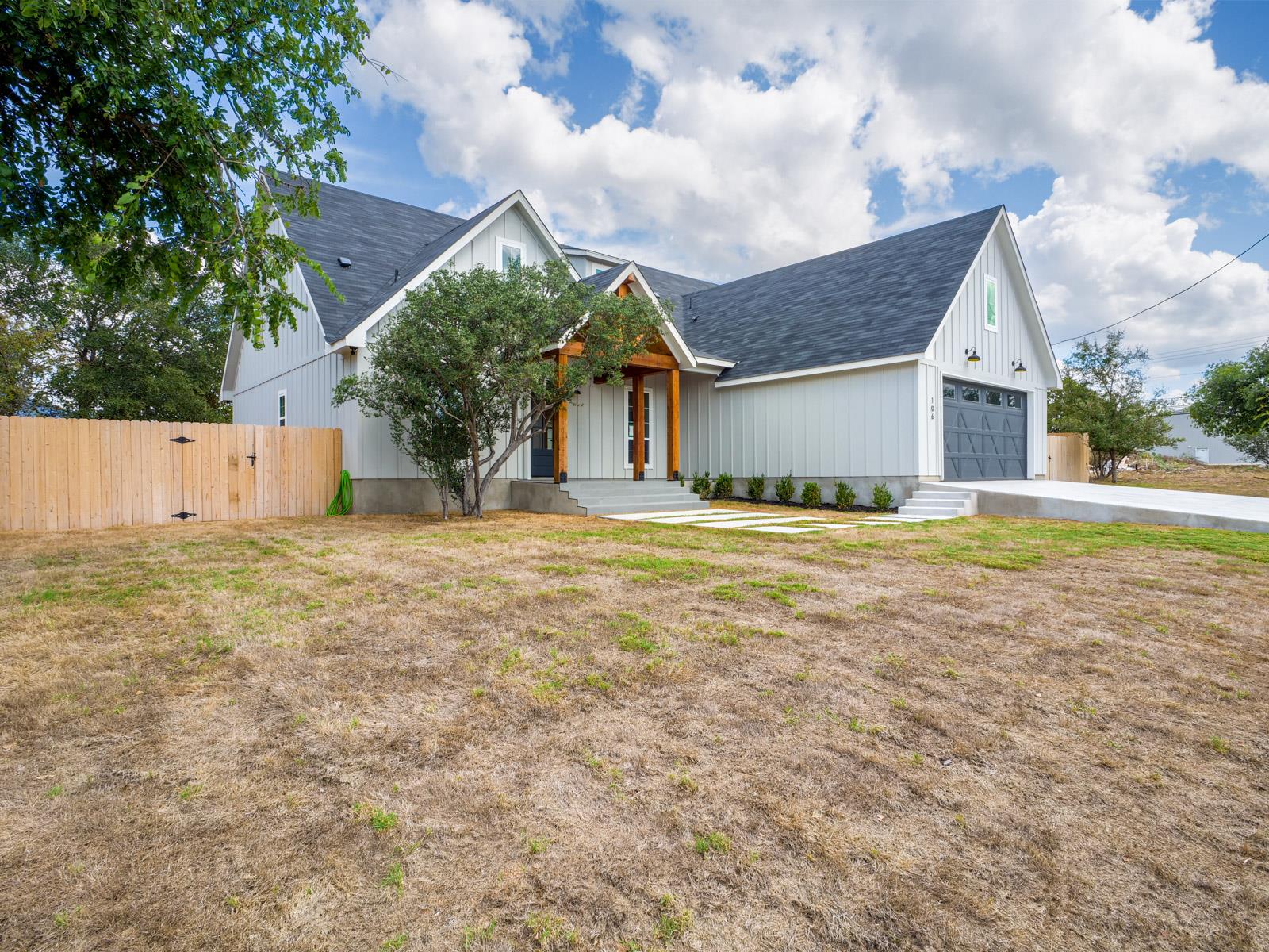 106 W Briar DR