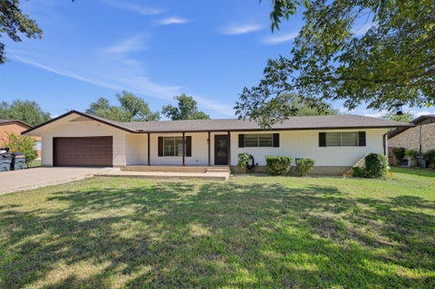 Photo of 1611 Mesquite LN, Georgetown, TX 78628 (MLS # 8141221)