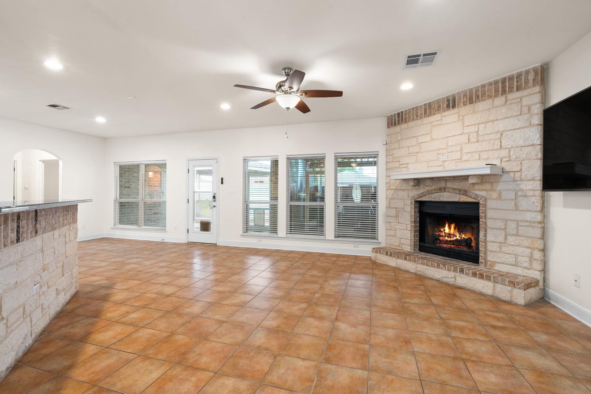 1902 Yuma CIR