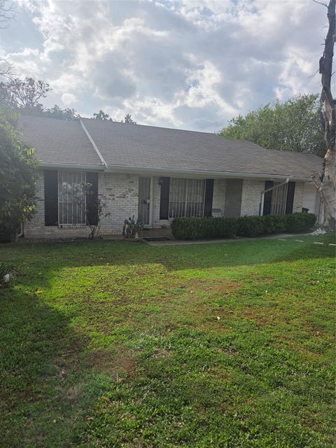 Photo of 5500 CHADWYCK DR, Austin, TX 78723 (MLS # 7922675)