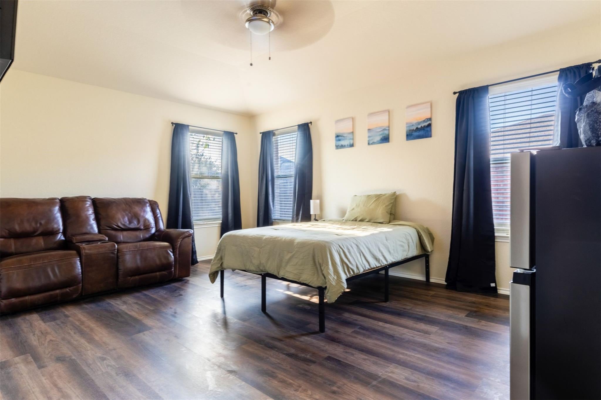 1111 Burgess DR