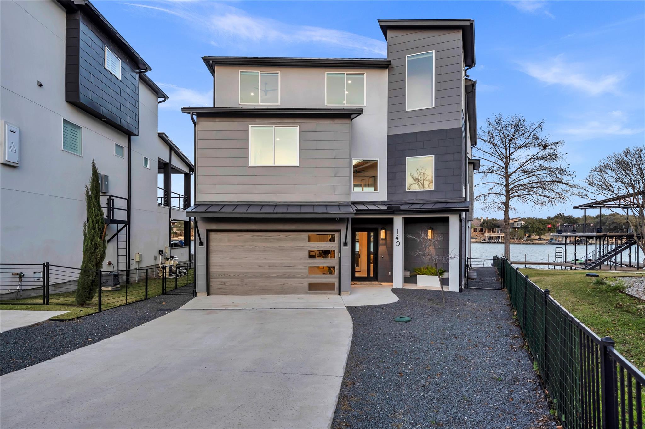 140 Riverbend