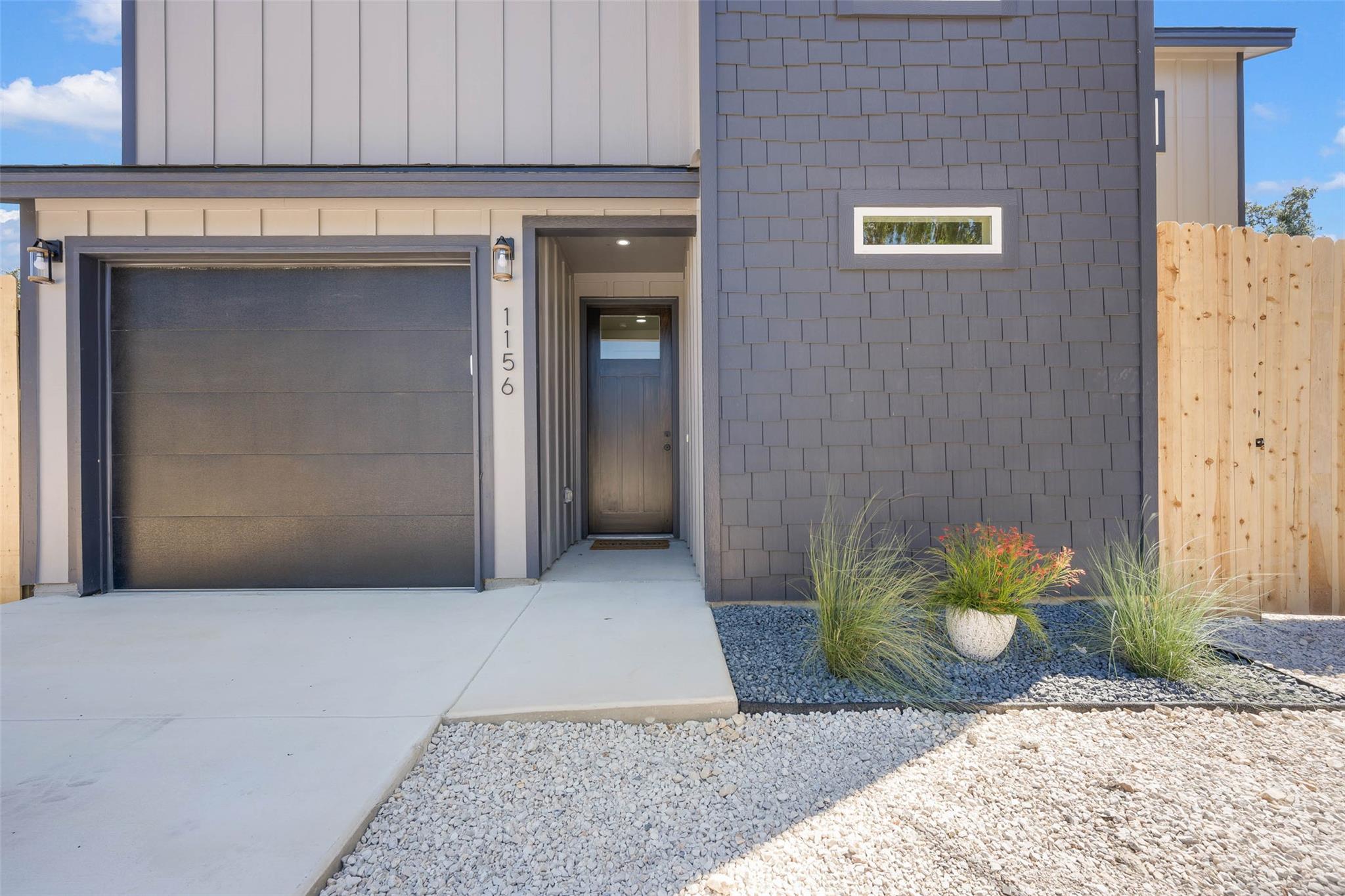 1156 Timberlane DR