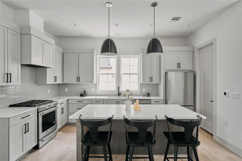 2209 Woodland Ave 501 Austin TX 78741