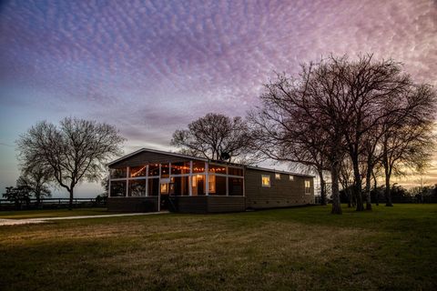 12893 E State Highway 97 Waelder TX 78959