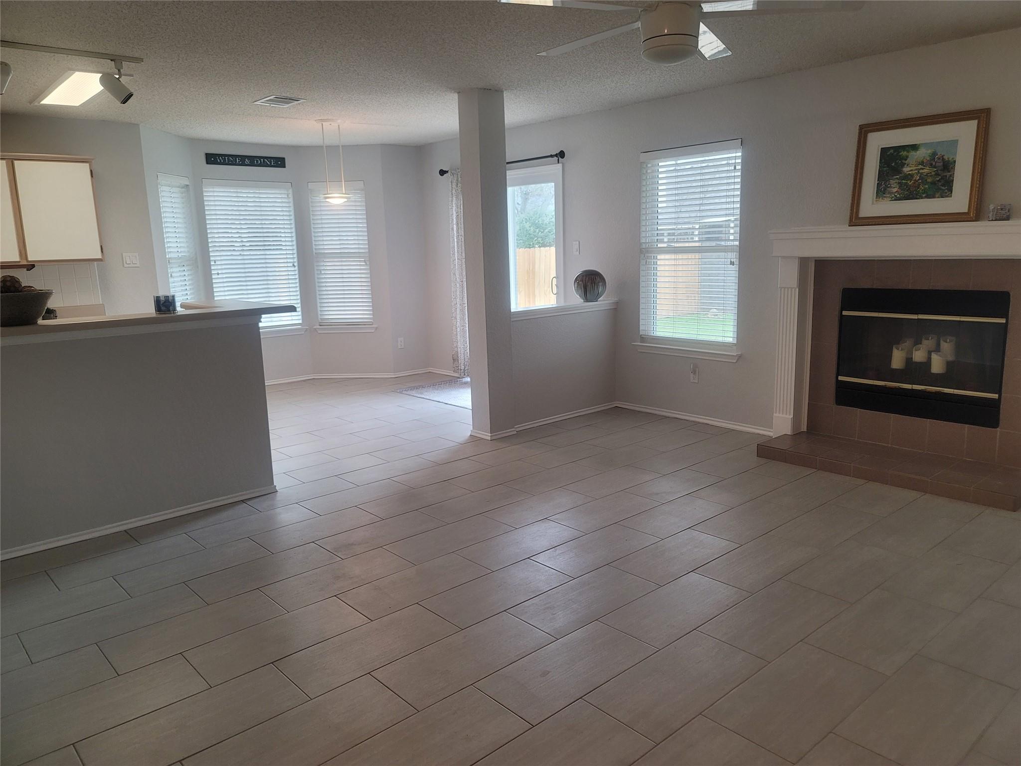 1805 Timber Ridge DR