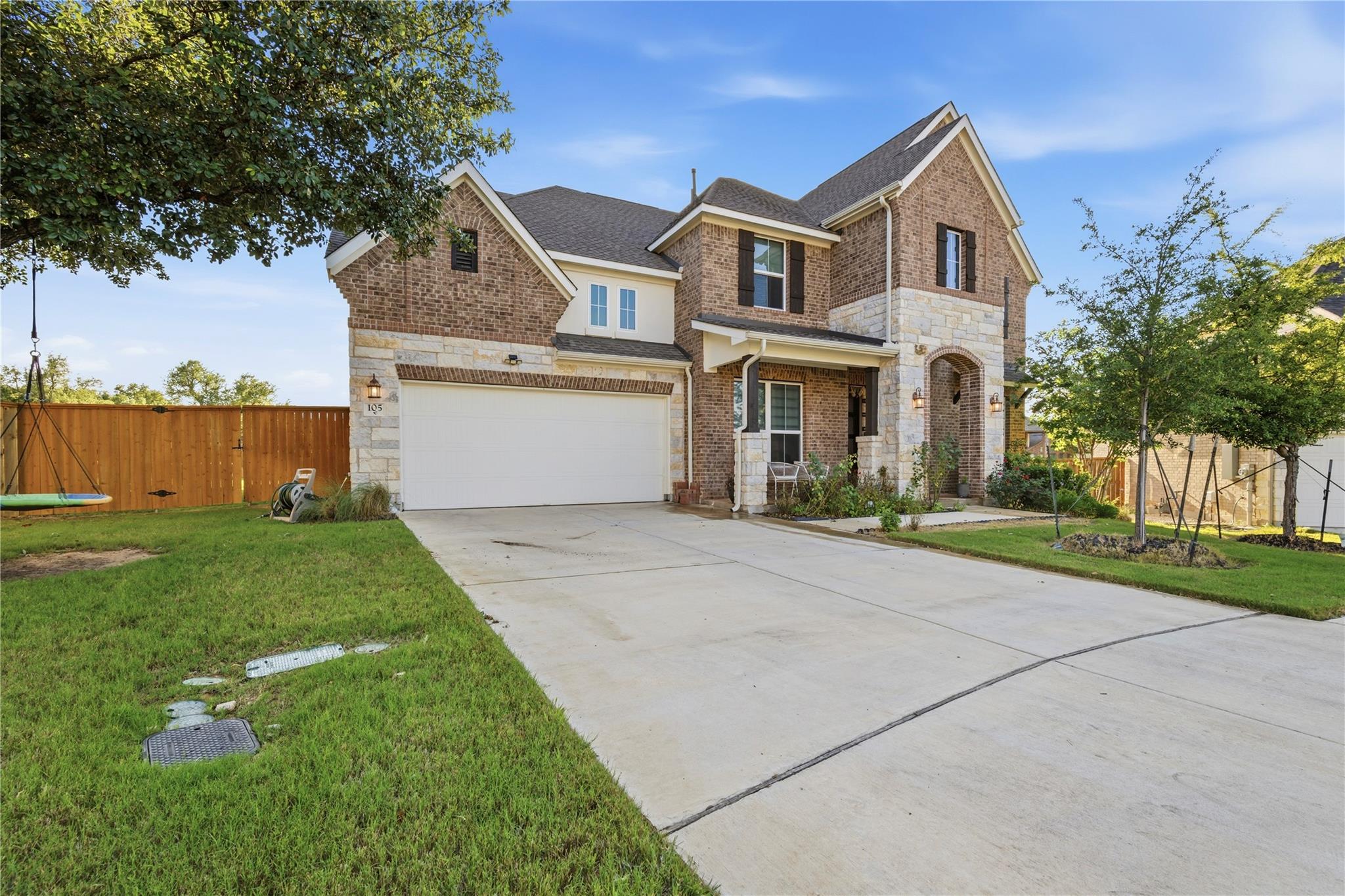 105 AUTUMN OAK WAY E