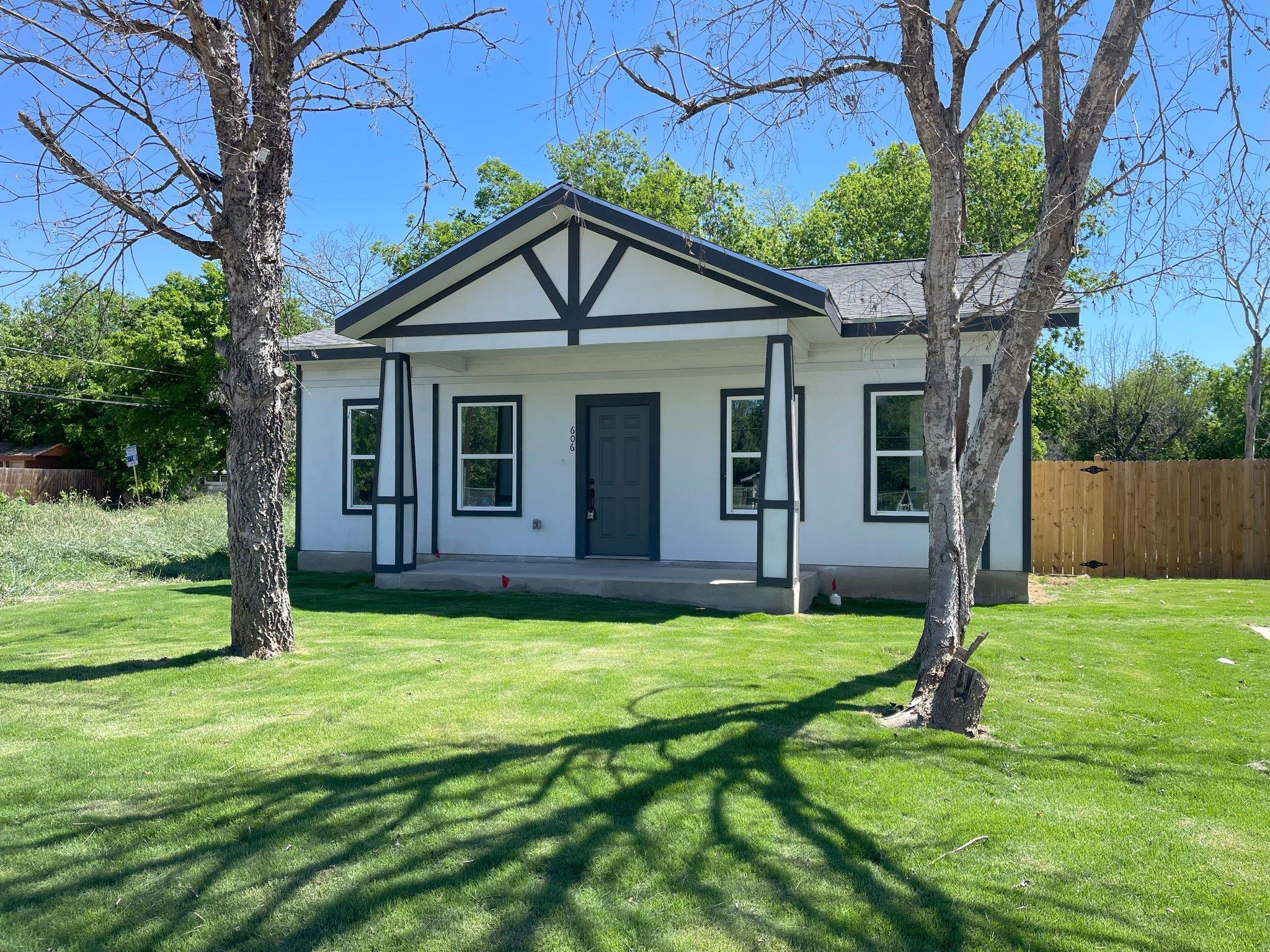 606 Pecan Valley DR