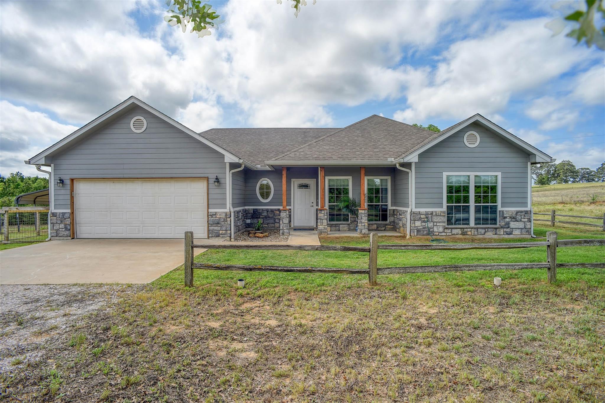 983A Highway 21 Highway E
